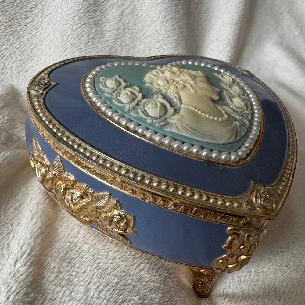 Sankyo Musical Jewelry Box Heart Blue Enamel Gold Cameo Pearl Vintage Japan